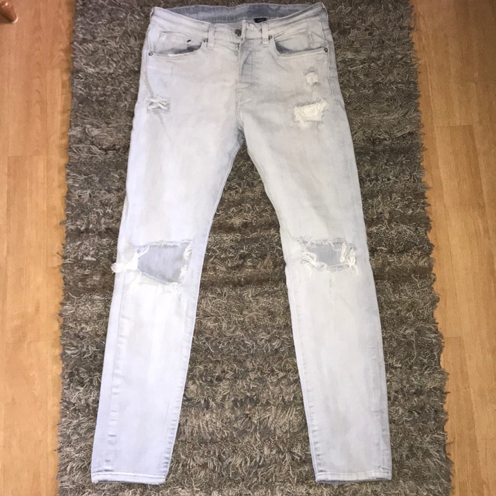 Ripped jeans size 31
